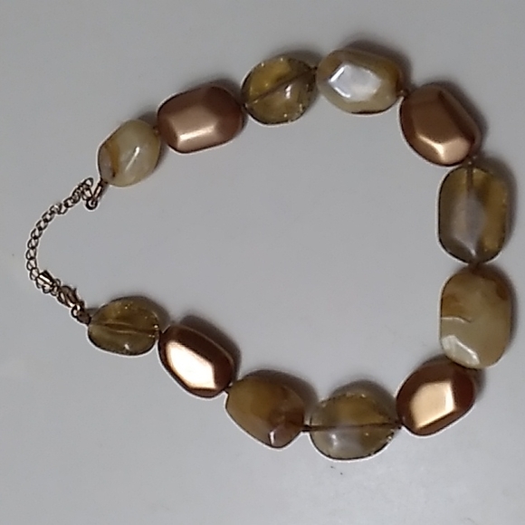 unknown Jewelry - Vintage Necklace with Gold, Beige, Cream and Clear Stones